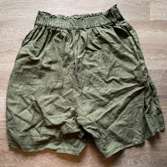 Lenok Medium Cuffed Shorts - Picture 2 of 3